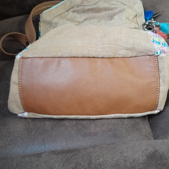 Sakroots Artist Circle Fold Over Crossbody Bag - Picture 7 of 8